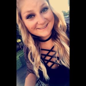 Meet your Posher, Andrea